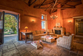Гостиница Bratis Holiday Home  Каллифея